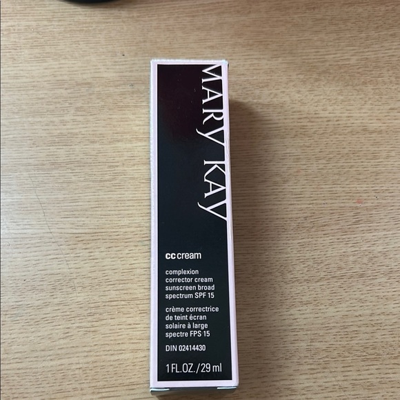 Mary Kay complexion corrector suncream psf 15 - Picture 1 of 2